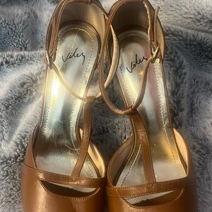 Vélez hiden platform hills 
Made in Colombia LEATHER